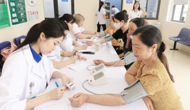 Tổ chức khám, tư vấn sinh sản, phát thuốc miễn phí cho 400 chị em phụ nữ tại xã Ngọc Mỹ, huyện Quốc Oai, TP. Hà Nội